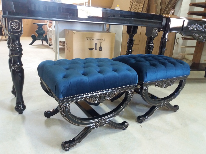 Puff Londres Preto Fio ouro brilho